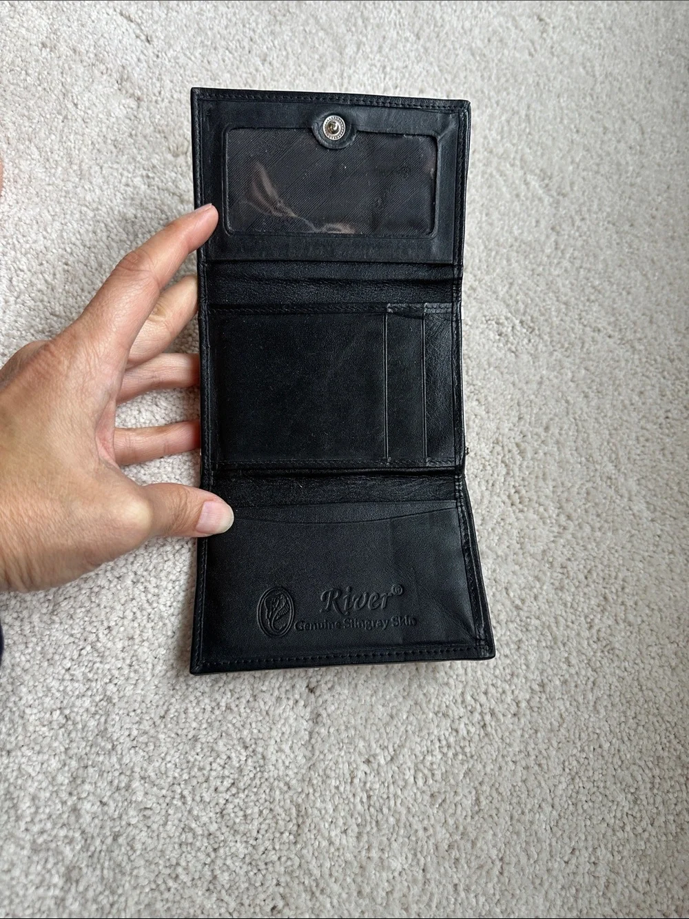 Authentic River Black Stingray Leather Trifold Kiss-Lock Wallet